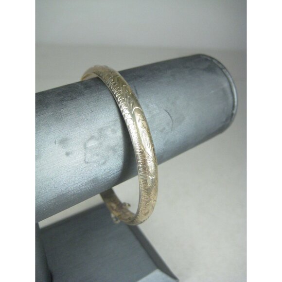 SU Thai Vintage 925 Sterling Silver Etched Bangle Bracelet Hinged Safety Chain - Picture 9 of 10